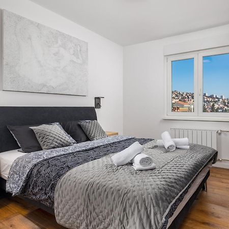 Aenei Delux Lägenhet Rijeka Exteriör bild