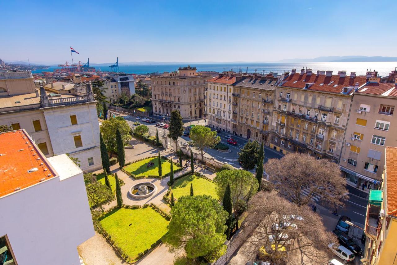 Aenei Delux Lägenhet Rijeka Exteriör bild