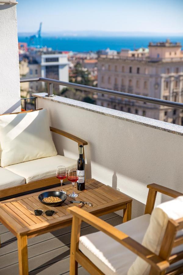 Aenei Delux Lägenhet Rijeka Exteriör bild