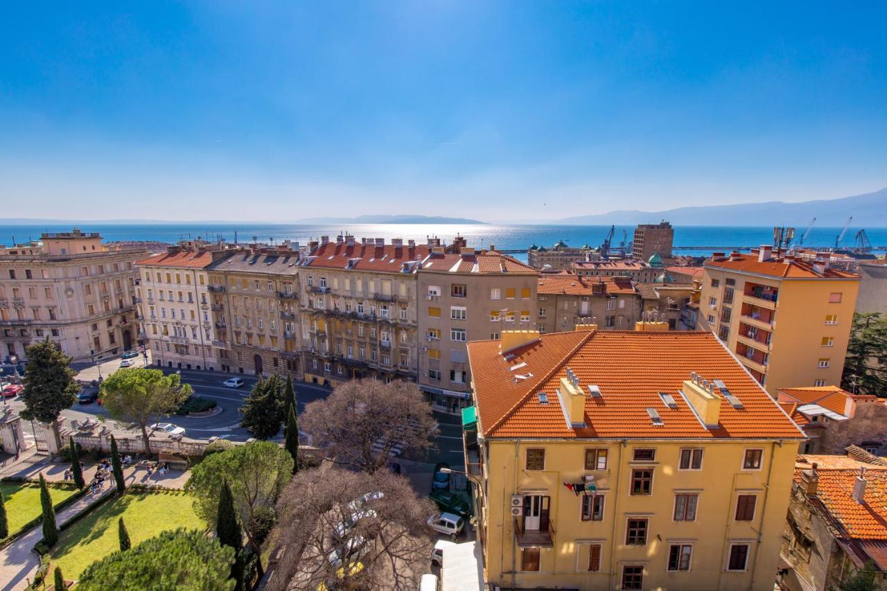 Aenei Delux Lägenhet Rijeka Exteriör bild