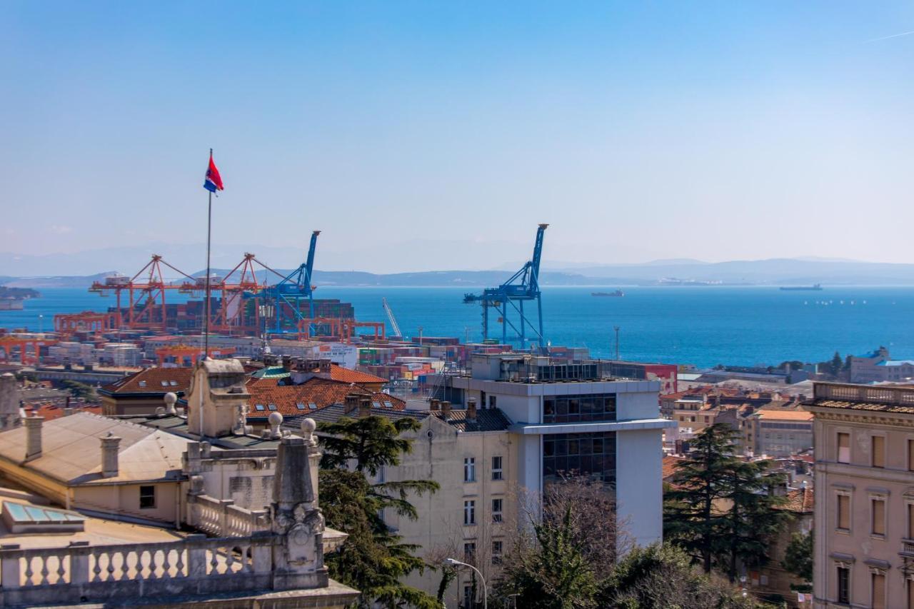 Aenei Delux Lägenhet Rijeka Exteriör bild
