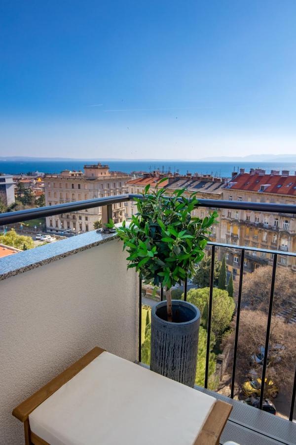 Aenei Delux Lägenhet Rijeka Exteriör bild