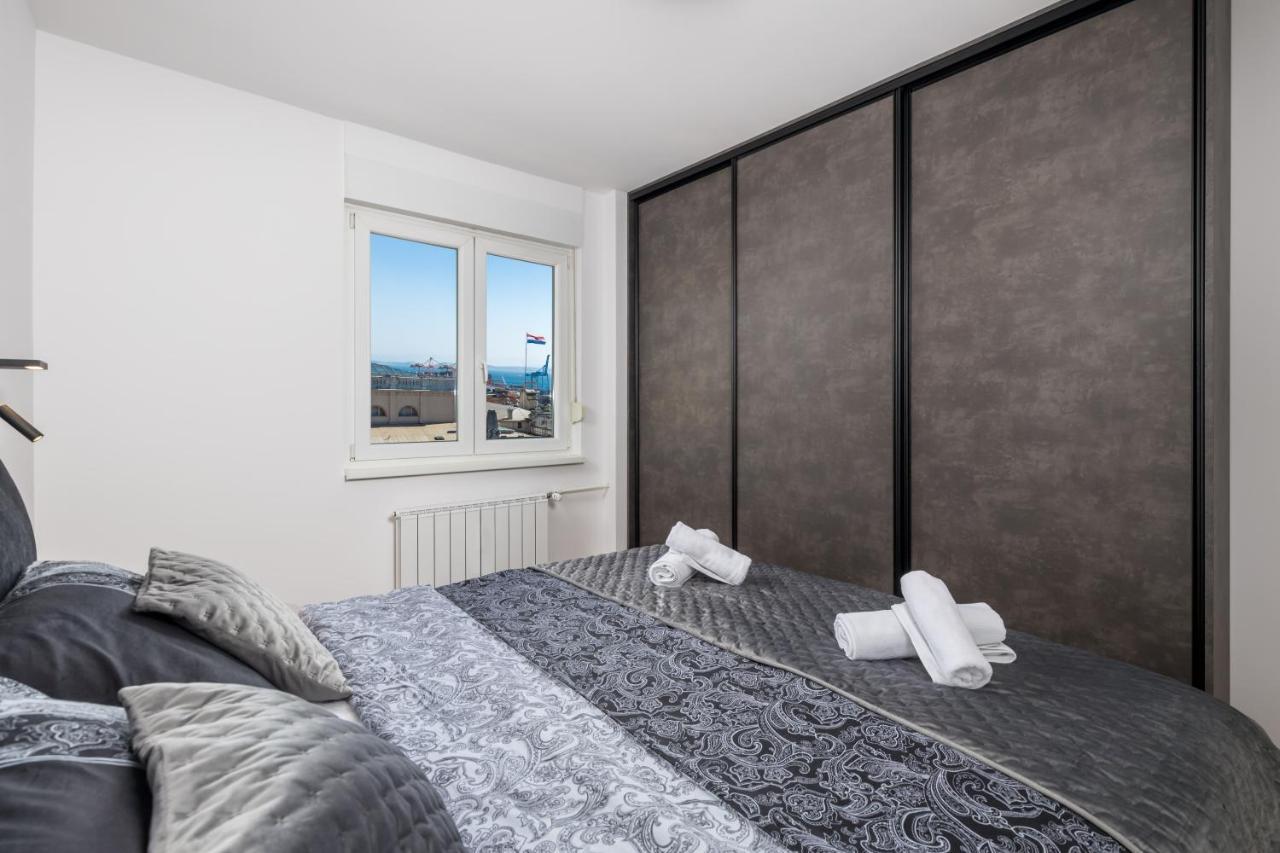Aenei Delux Lägenhet Rijeka Exteriör bild