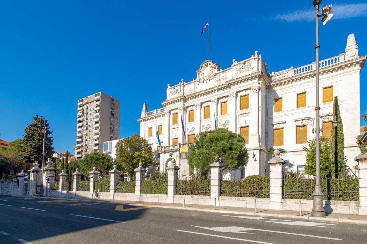 Aenei Delux Lägenhet Rijeka Exteriör bild